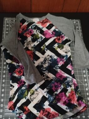 LuLaRoe Long Sleeve Raglan Tee - Gray, Pink, Teal, Coral, Black